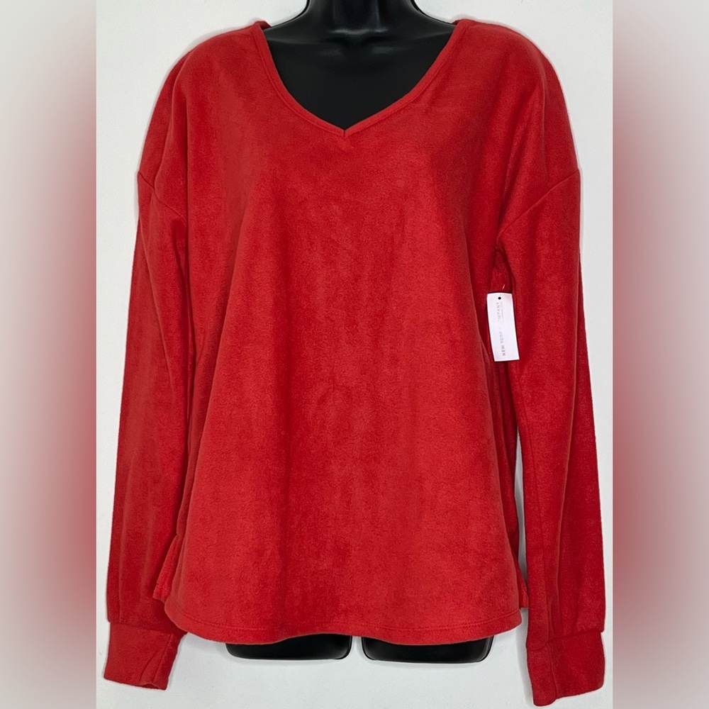 NWT✨ NY&C Red V-Neck Soft Fleece Sweater XL